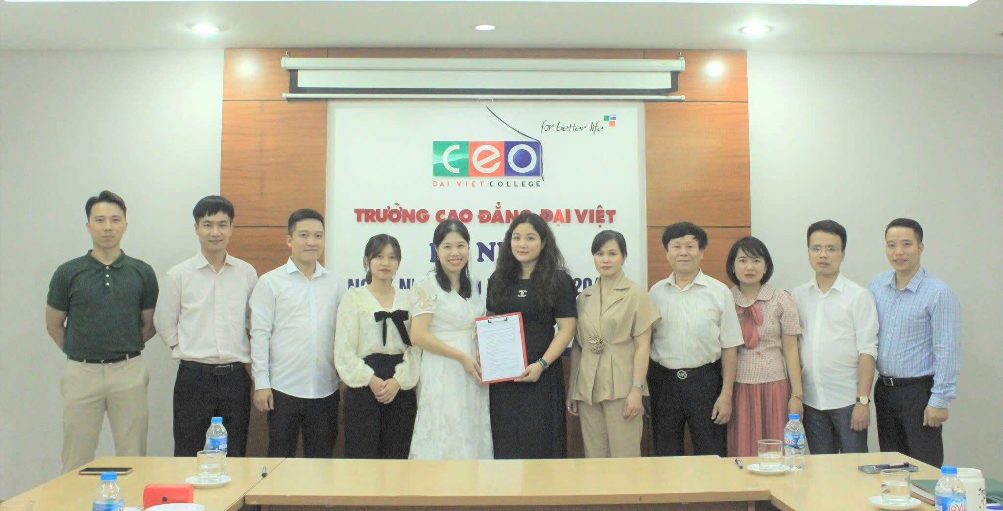 Cao đẳng Công thương Quốc tế ký thỏa thuận hợp tác với Trung tâm Dưỡng Lão Diên Hồng