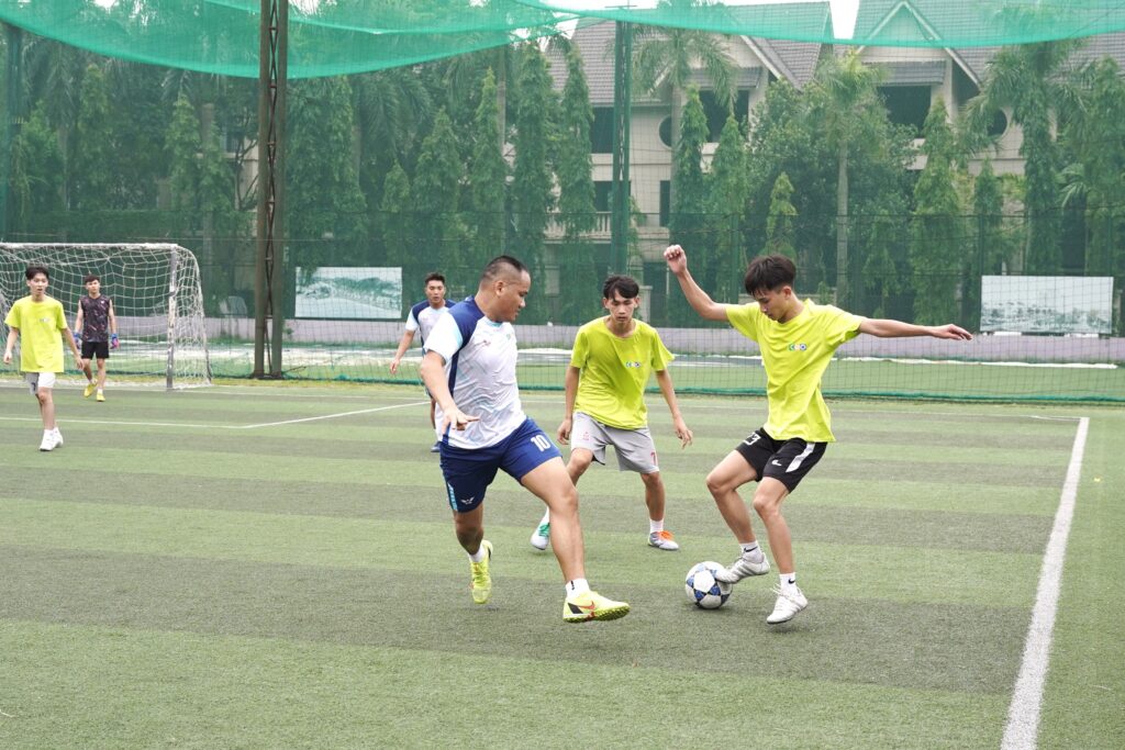 Sinh viên Cao đẳng Công thương Quốc tế tích cực rèn luyện sức khoẻ qua các hoạt động thể thao