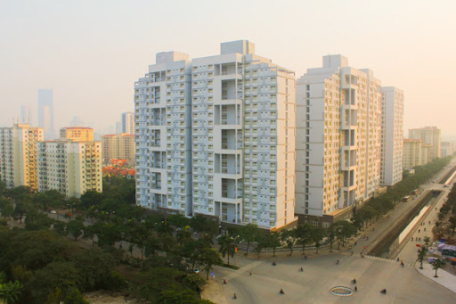 Tại Hà Nội, sinh viên sẽ được sắp xếp nơi ở tại Ký túc xá Mỹ Đình. Nơi đây vừa có vị trí thuận tiện để sinh viên có thể đi bộ tới trường, vừa có nhiều tiện ích hấp dẫn.