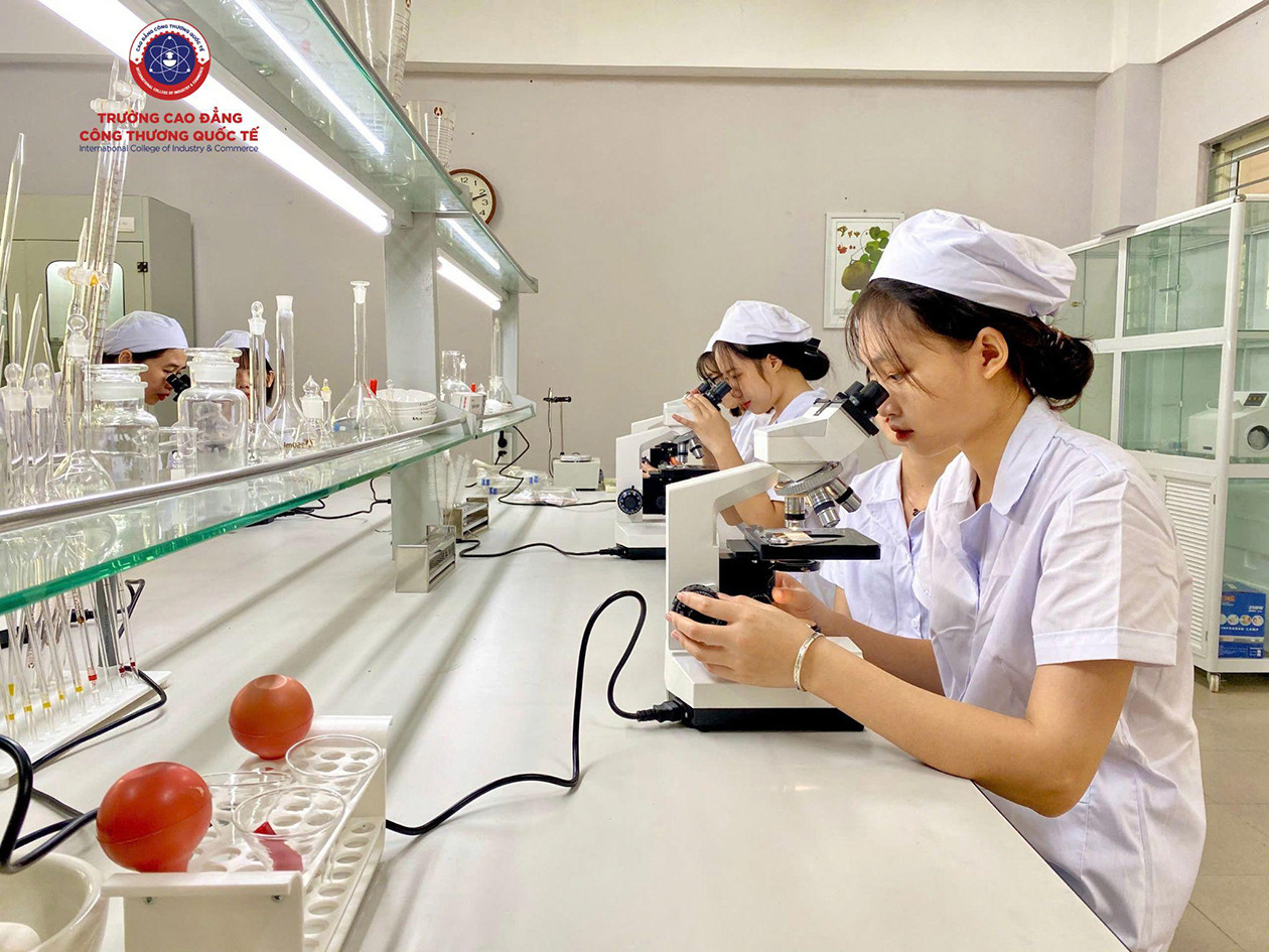 Sinh viên Cao đẳng Công thương Quốc tế được đào tạo trong môi trường thực tiễn