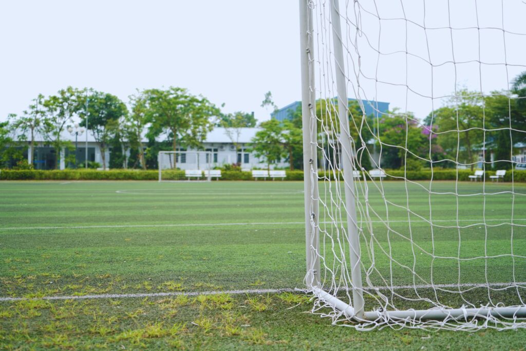 Sân thể thao siêu rộng, mát mẻ là nơi để các bạn sinh viên vui chơi giải trí sau những giờ học căng thẳng