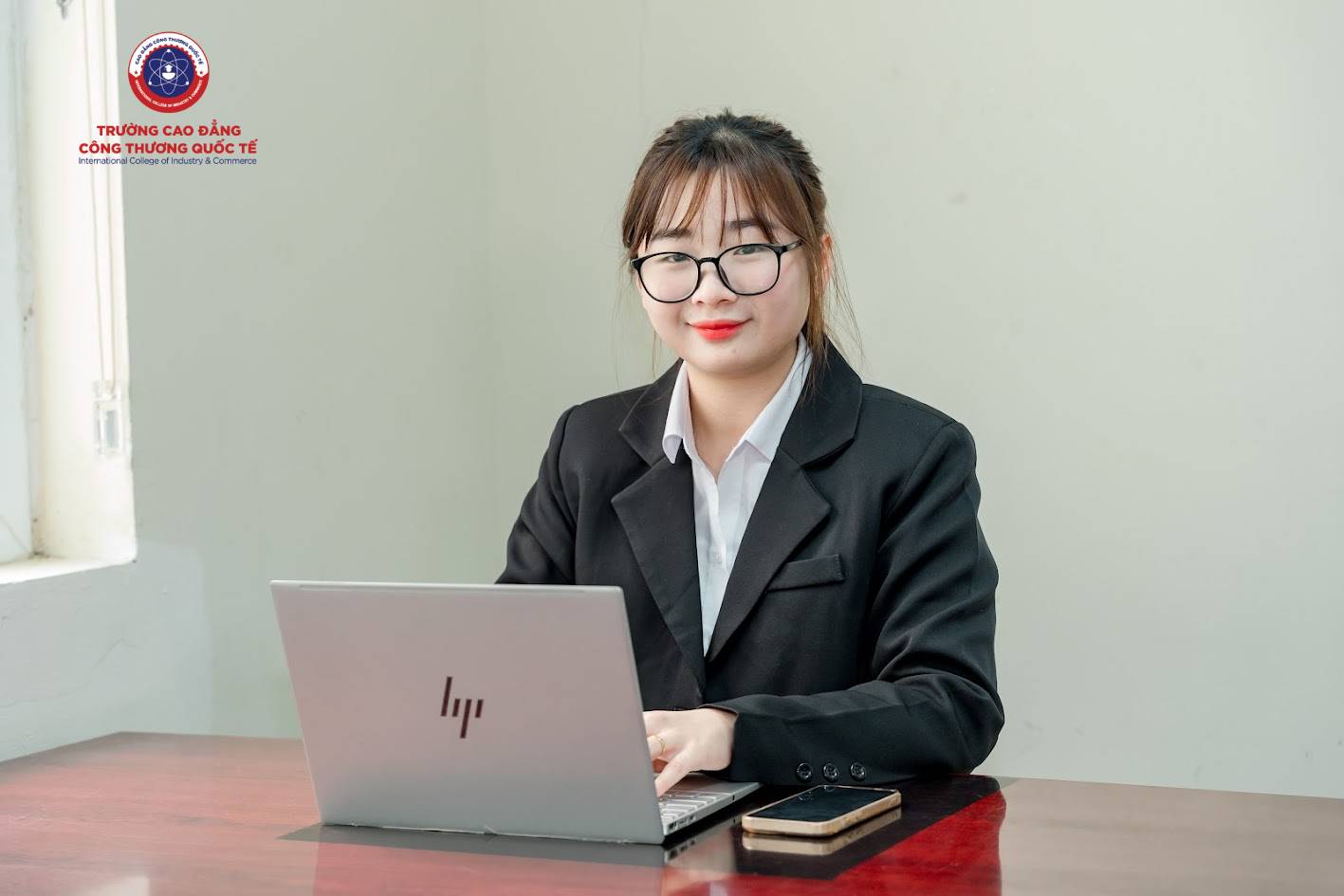 Sinh viên chuyên ngành Ngôn ngữ Hàn tại Cao đẳng Công thương Quốc tế được học tập với giảng viên người bản xứ.