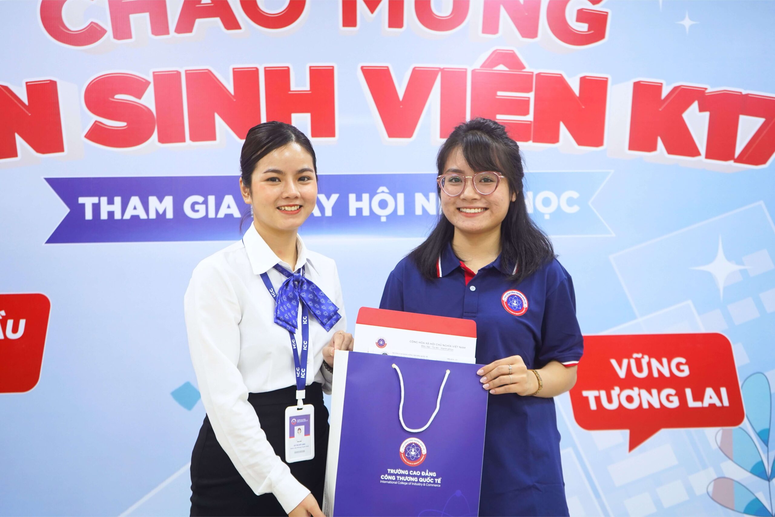 Cao đẳng Công thương Quốc tế chào đón tân sinh viên K17 nhập học