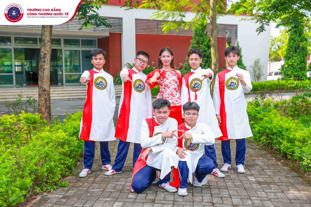 Chương trình là dịp gắn kết tình cảm, giúp các bạn sinh viên hiểu nhau hơn, đồng thời khích lệ tinh thần năng động, tự tin.