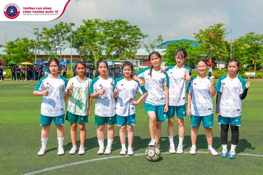 Đội bóng đá nữ đã có một ngày thi đấu cực kỳ nảy lửa.