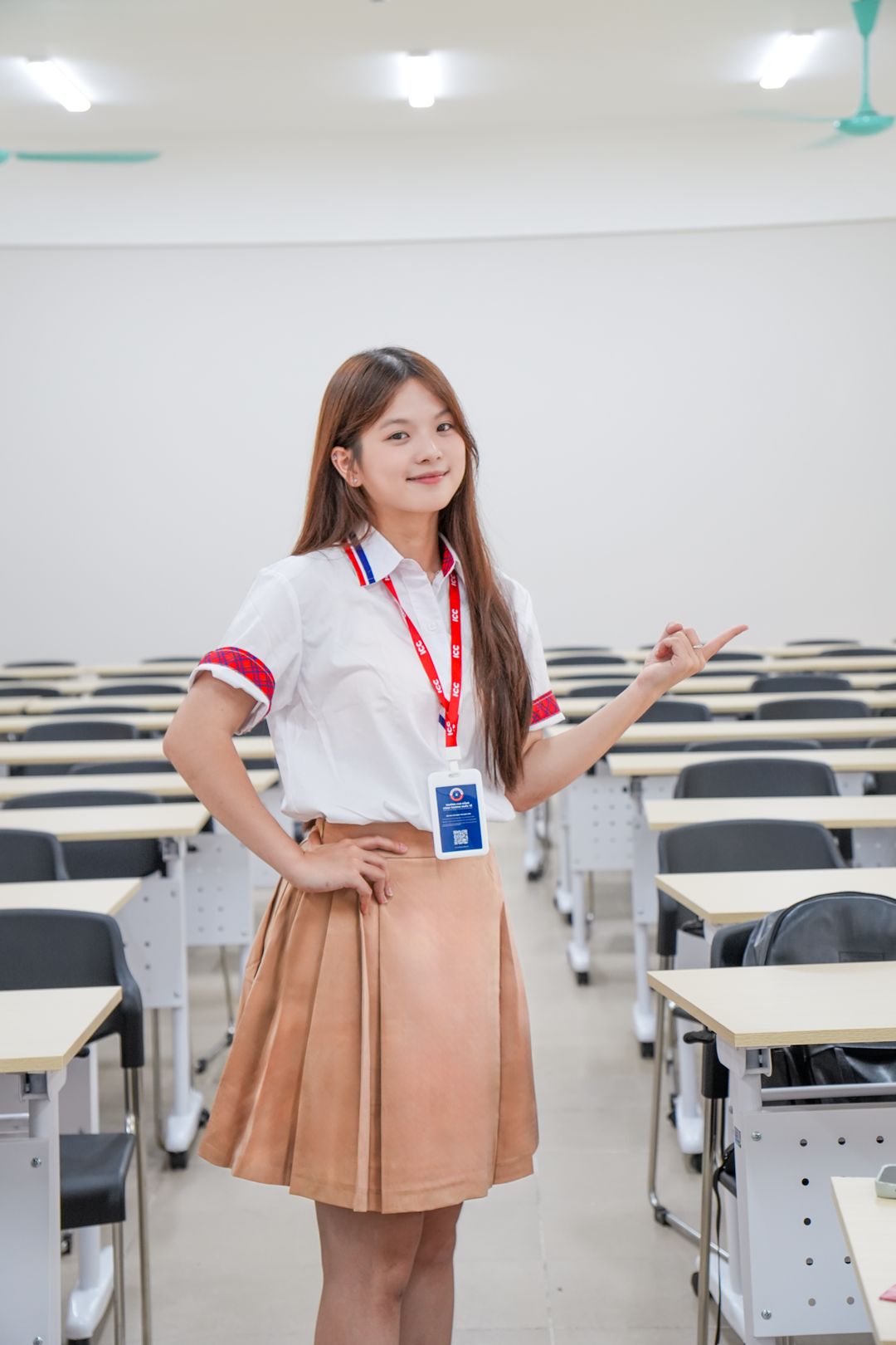 Đồng phục góp phần xây dựng hình ảnh chuyên nghiệp, giúp mỗi sinh viên tự tin hơn trong học tập, giao tiếp.