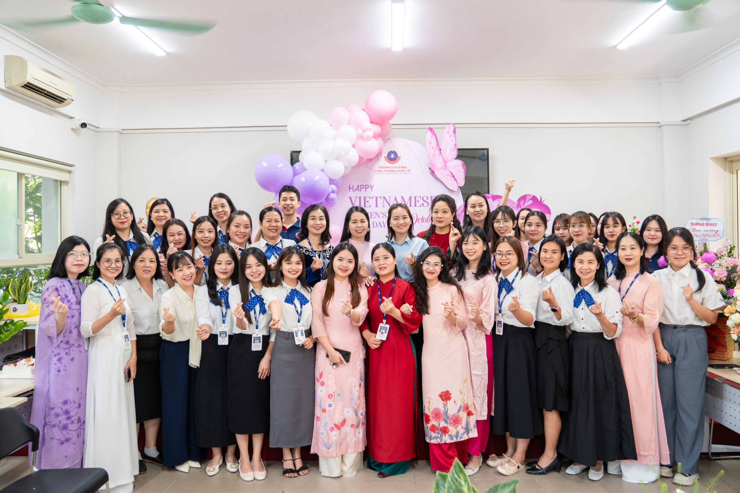 Cán bộ nhân viên, giảng viên ICC rạng rỡ sắc hồng mừng ngày Phụ nữ Việt Nam 20/10