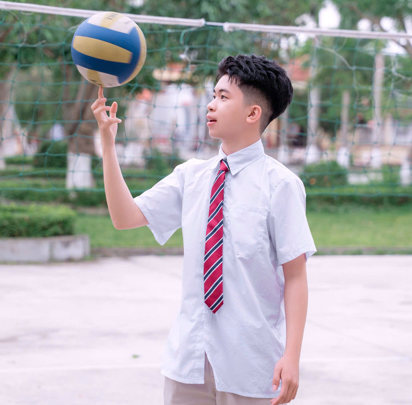 Chàng trai đa tài với niềm đam mê trái bóng tròn.