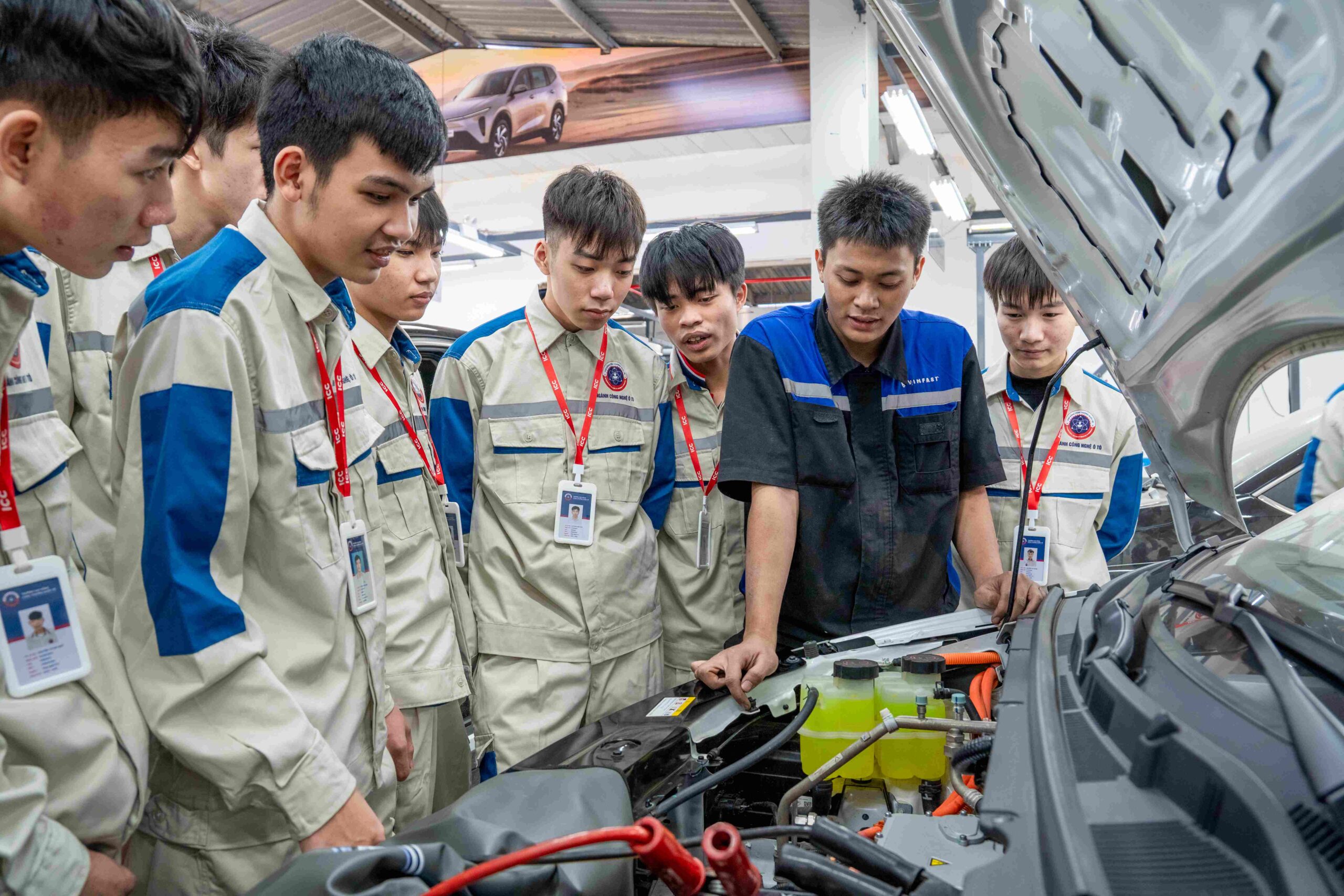 Sinh viên ngành Công nghệ ô tô tại ICC 