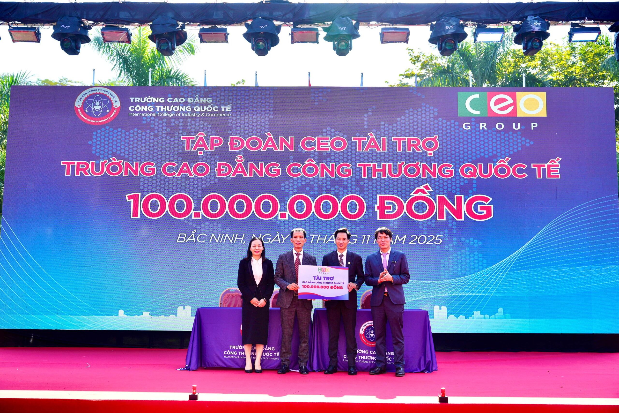 Tập đoàn CEO GROUP tài trợ Trường Cao đẳng Công thương Quốc tế 100 triệu đồng. 