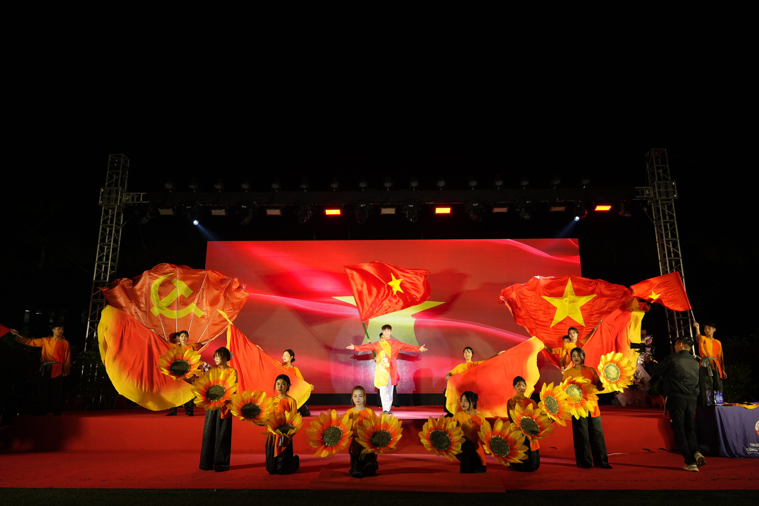 ICC Campfire Night: Đêm hội lửa trại rực rỡ trong chuỗi sự kiện Chào tân sinh viên K17