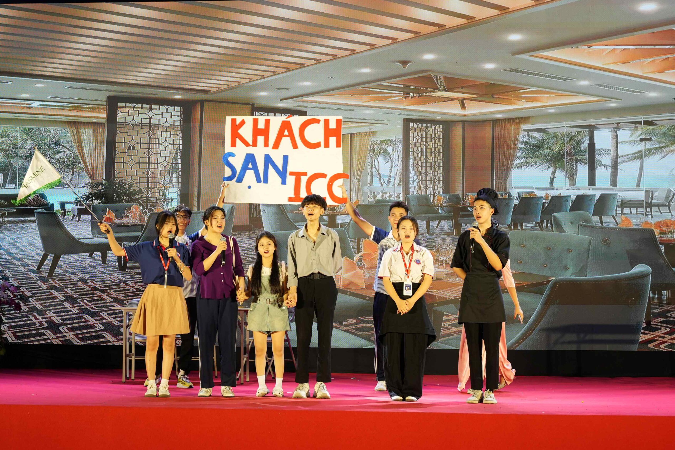 Sân khấu đa sắc màu, kết nối trọn vẹn.