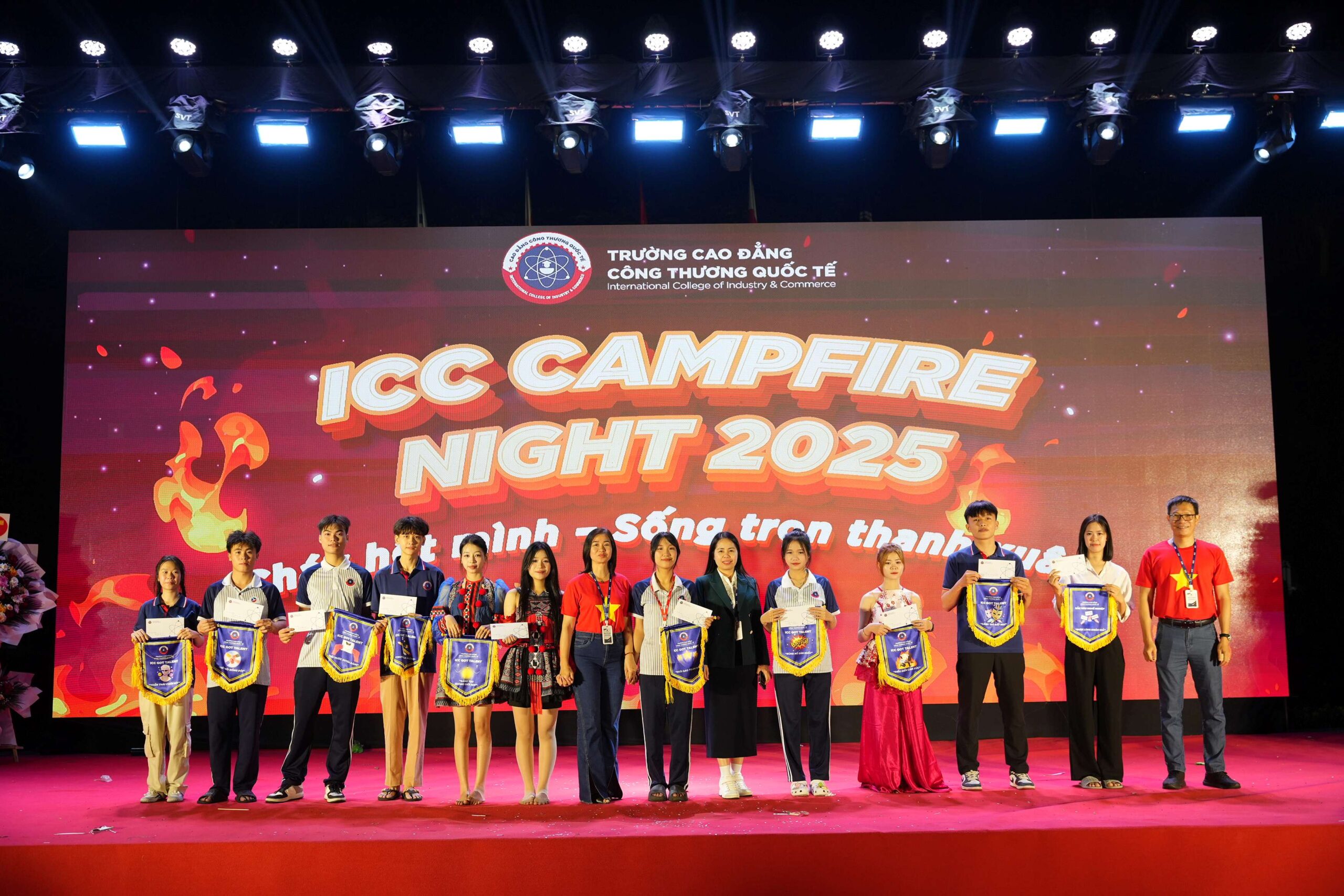 ICC Campfire Night 2025 khép lại, nhưng những cảm xúc và dấu ấn của đêm hội chắc chắn sẽ còn đồng hành cùng tân sinh viên K17 trên suốt hành trình phía trước.