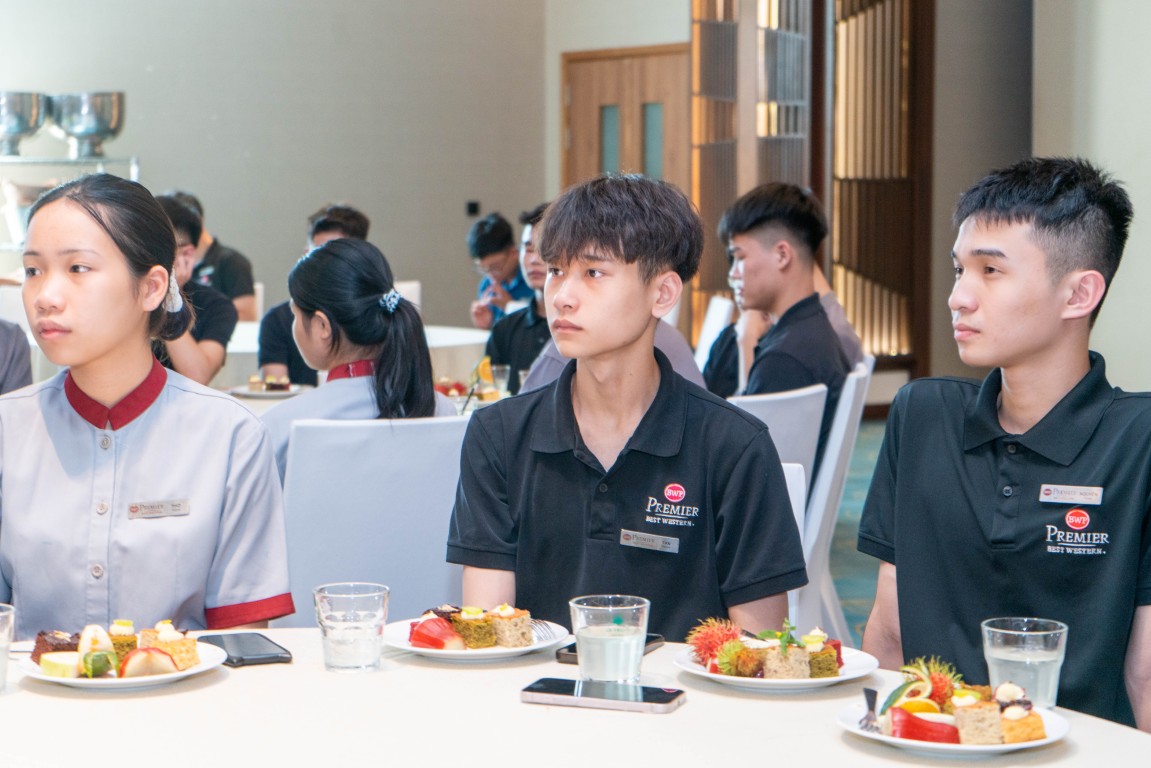 Các bạn đã thể hiện tinh thần cầu thị, ham học hỏi ngay từ những ngày đầu