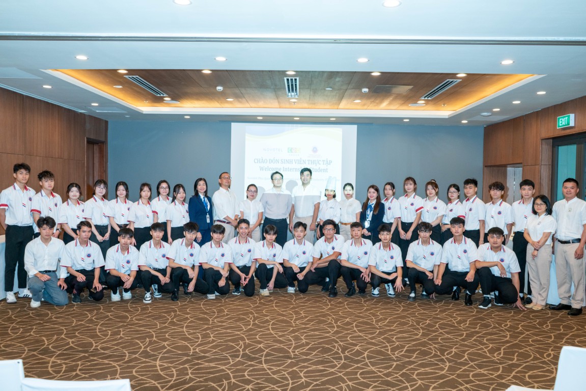 Đoàn sinh viên khoa Du lịch thực tập tại khách sạn Novotel Phú Quốc