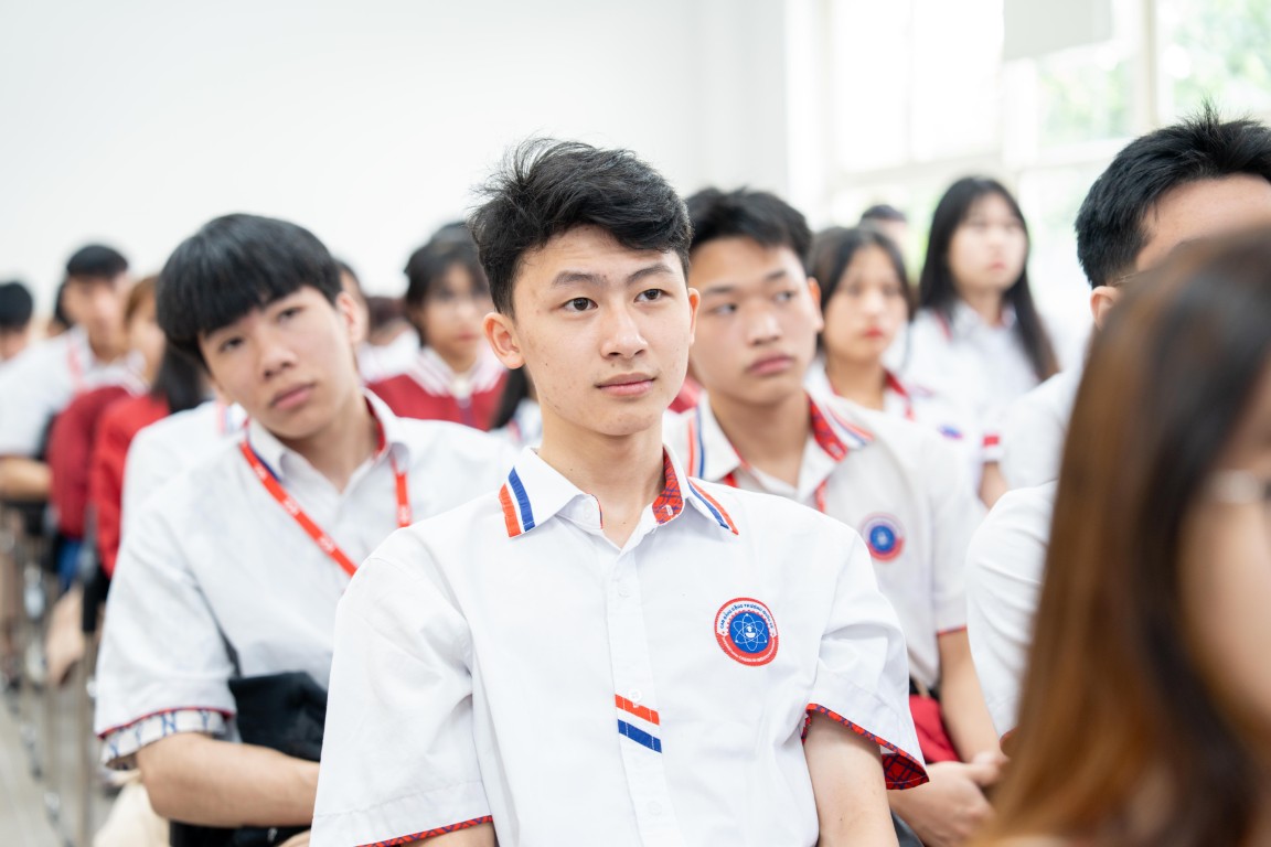 Góp một phần nhỏ, gửi một niềm tin lớn để thắp sáng hy vọng cho đồng bào vùng lũ.