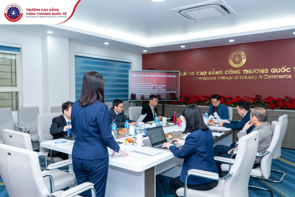 Thành lập Hội đồng thẩm định chương trình đào tạo ngành Du lịch - Khách sạn