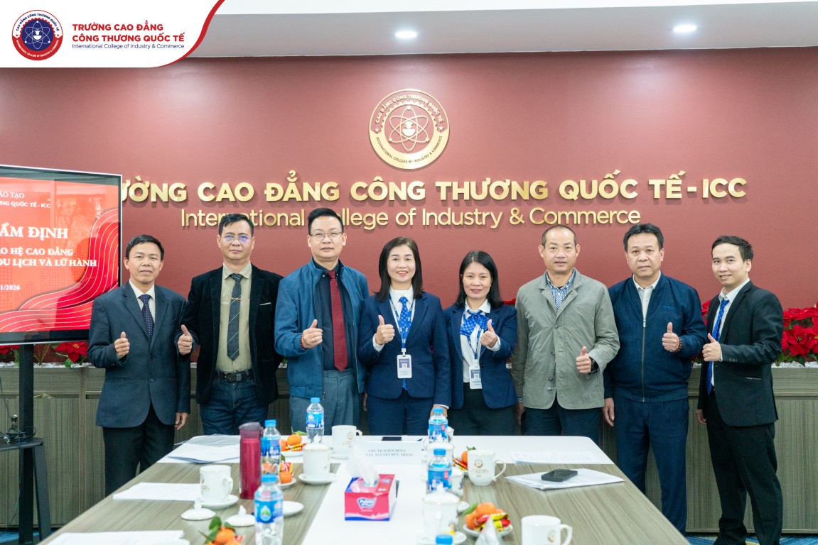 Buổi thẩm định chương trình đào tạo hệ Cao đẳng khoa Du lịch - Khách sạn kết thúc thành công tốt đẹp