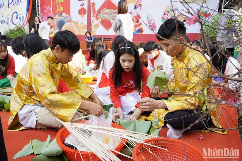 Thông qua các hoạt động tập thể, sinh viên cũng được rèn luyện kỹ năng giao tiếp, làm việc nhóm và tinh thần trách nhiệm khi tham gia các phong trào chung của nhà trường (Ảnh: Sưu tầm) 