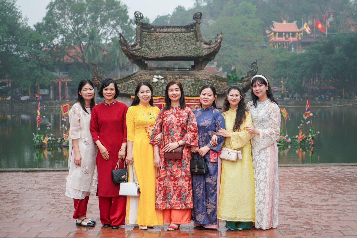 Du xuân đầu năm – Khoảnh khắc bình an tại Chùa Thầy