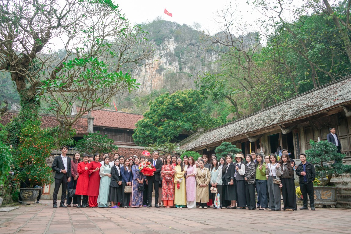 Tập thể ICC du xuân, cầu chúc một năm mới hanh thông