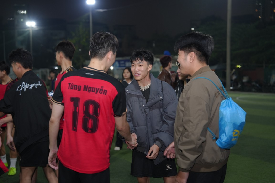 Tinh thần Fair-play được thể hiện qua những cái bắt tay 