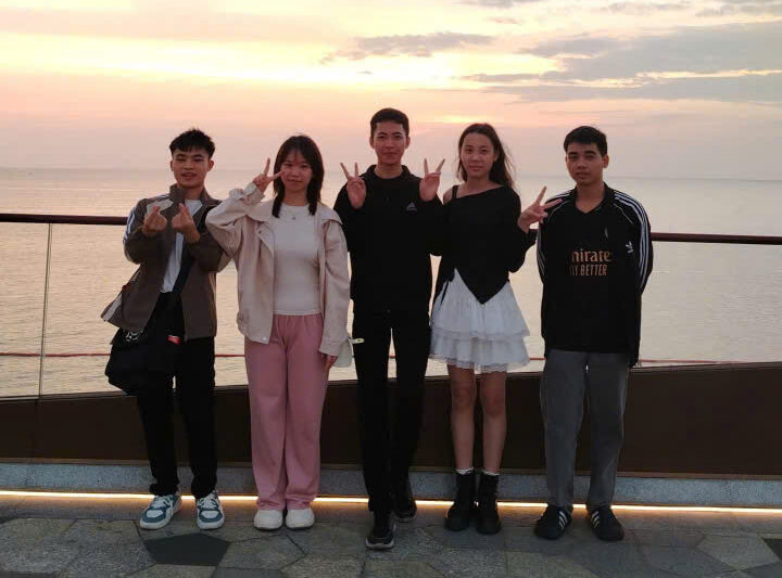 Các em sinh viên sau ca làm việc tại Phú Quốc 