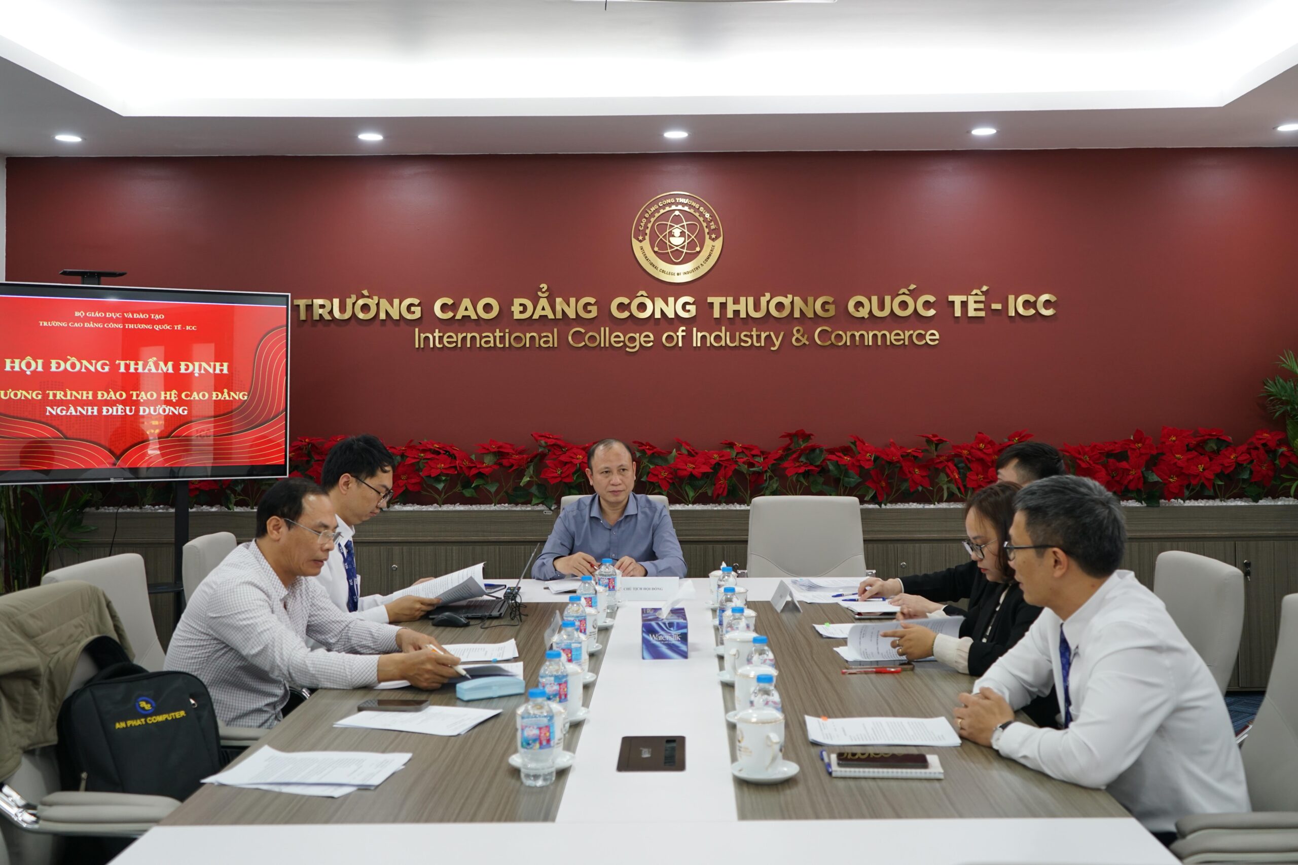 Thành lập Hội đồng thẩm định Chuẩn đầu ra và Chương trình đào tạo Cao đẳng ngành Điều dưỡng