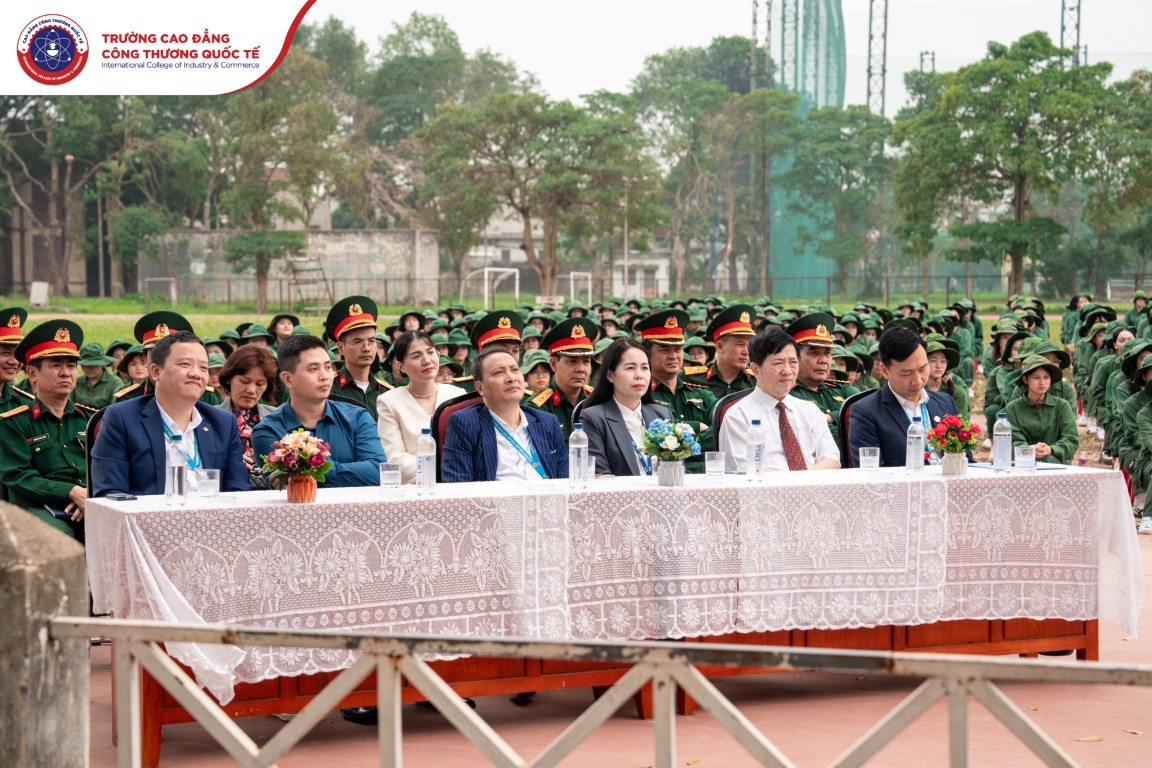 ThS Trần Thị Yến - Phó Hiệu trưởng ICC tham dự Lễ khai giảng tại Trung tâm