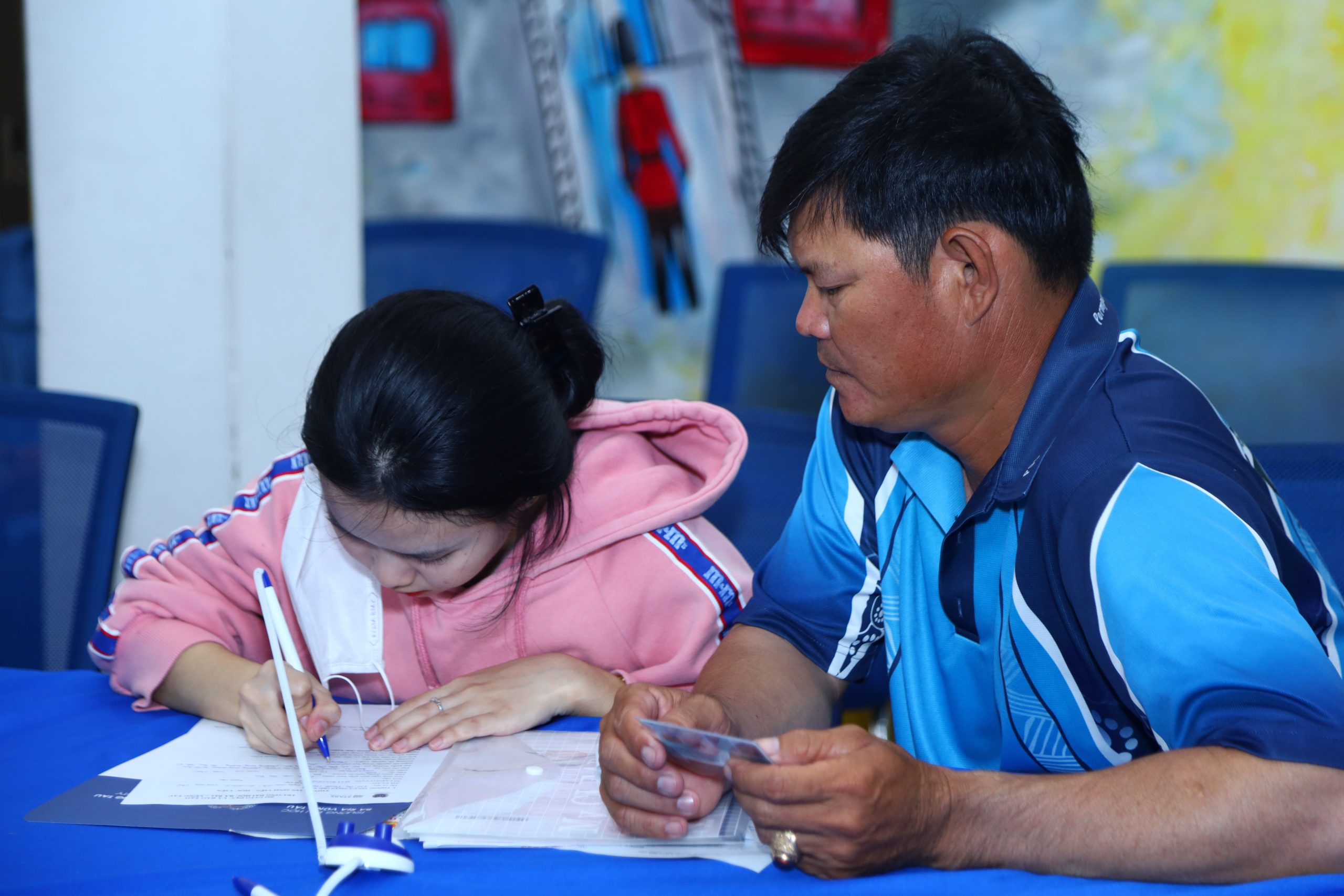 Sau hoàn thành THPT, không ít phụ huynh vẫn mang trong mình một băn khoăn lớn: có nên học cao đẳng không?